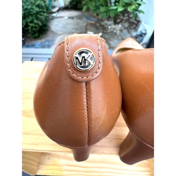 Michael Kors Milly Luggage Tan Leather Pointed Toe Flex Pumps Heels Size 9.5 - Picture 14 of 16